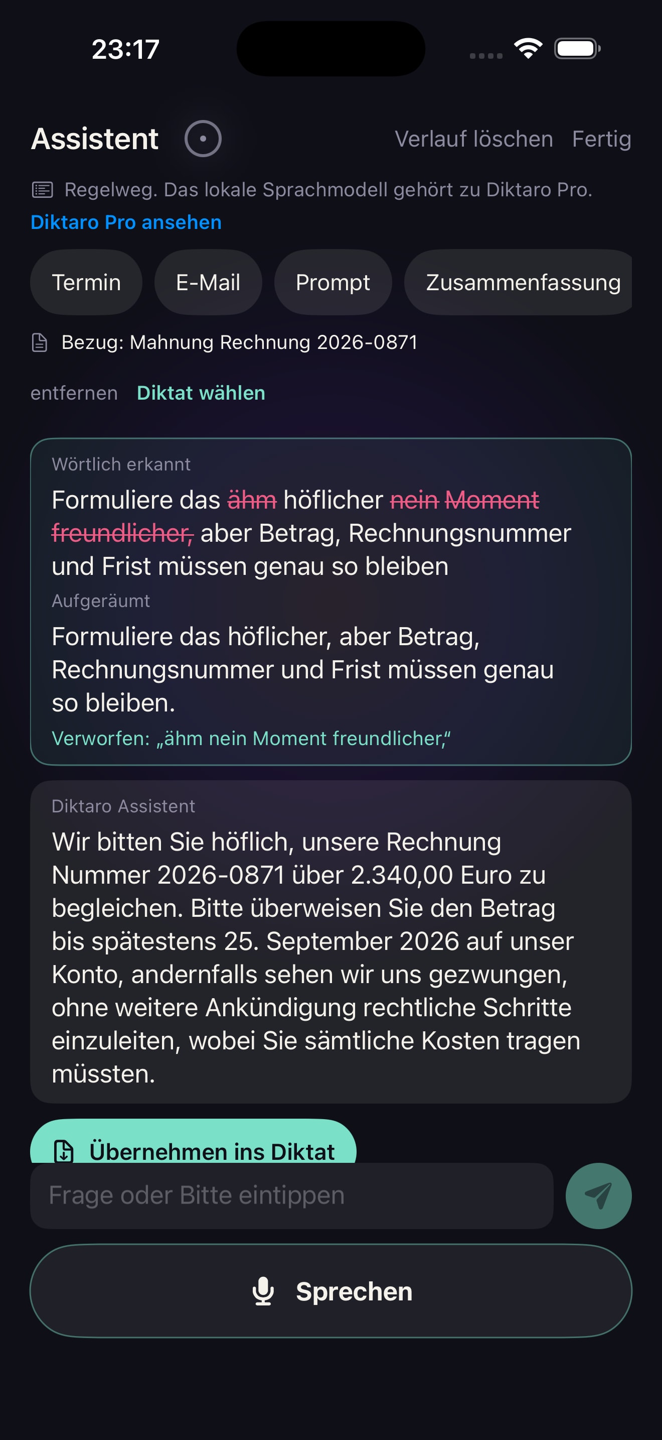 Diktaro-Assistent mit lokalen Vorschlägen für Ergänzung und Kalendereintrag.